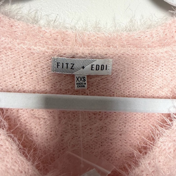 FITZ & EDDI Cropped Light Pink V-Neck Button Cardigan Sweater - Picture 4 of 7